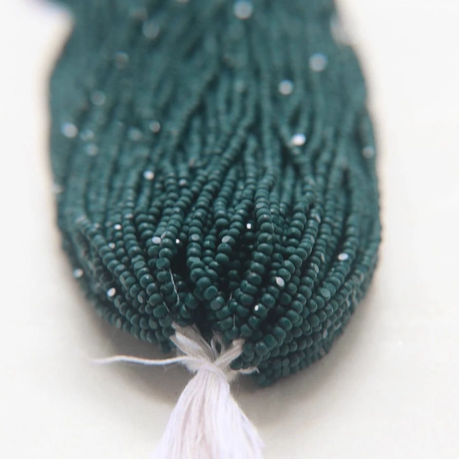 11/0 Charlotte Cut *Premium Seed Bead- Opaque MATTE Emerald Green *10g Hank* Charlotte Cut Seedbeads