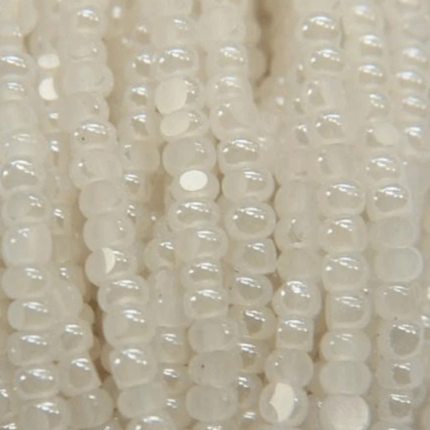 11/0 Charlotte Cut Seed Bead- Alabaster White *10g Hank* Charlotte Cut Seedbeads