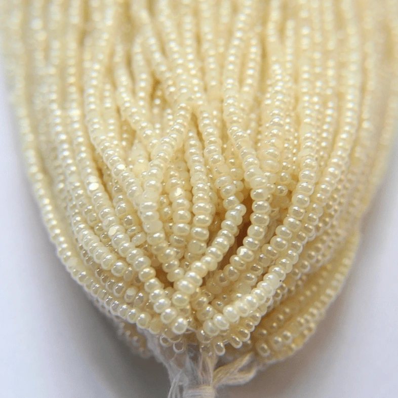 11/0 Charlotte Cut Seed Bead- Ceylon Pearl White *10g Hank* Charlotte Cut Seedbeads