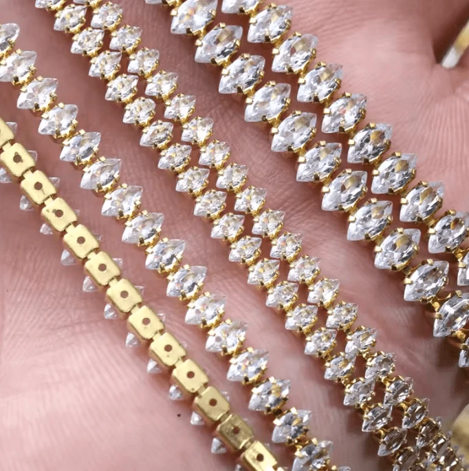 2*4mm Clear DIAMOND STONE with Gold Rhinestone High Quaility Metal Chain, Sold in 18" *RARE* Promotions