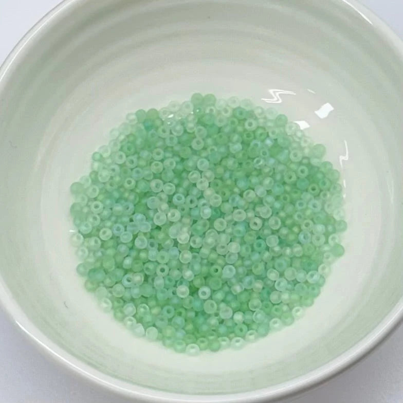 11/0 Japanese Seedbeads, Frosted Matte Pale Green (10g) 11/0 Japanese Seed Beads