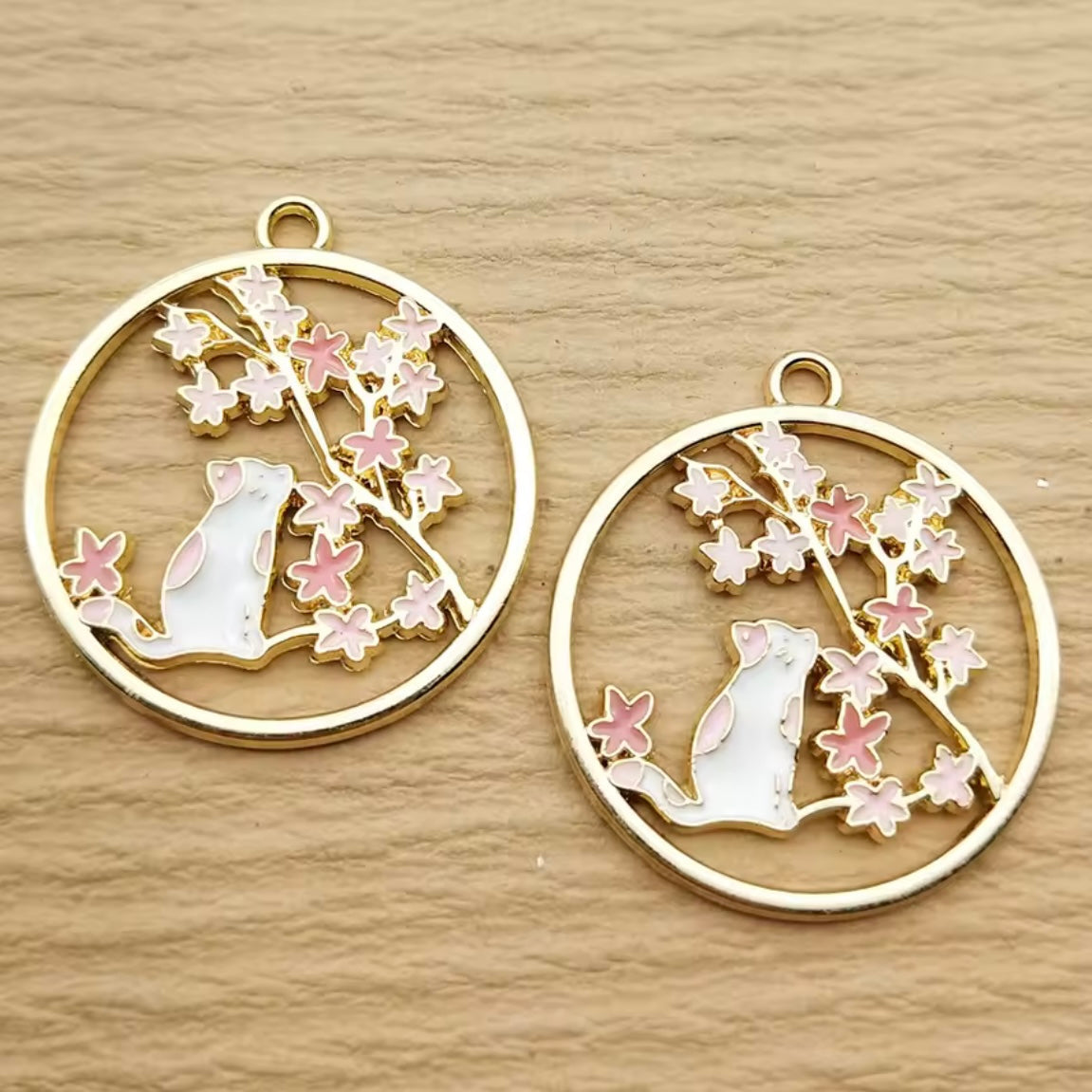 25mm Side Facing Cat Pendant Charm (Sold In Pairs) Basics