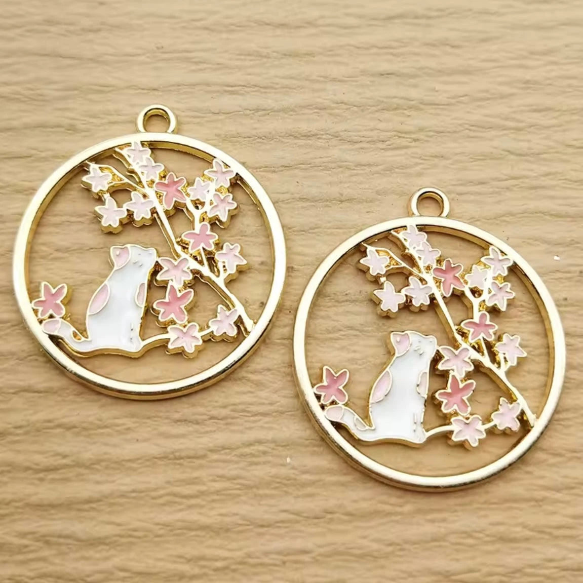 25mm Side Facing Cat Pendant Charm (Sold In Pairs) Basics