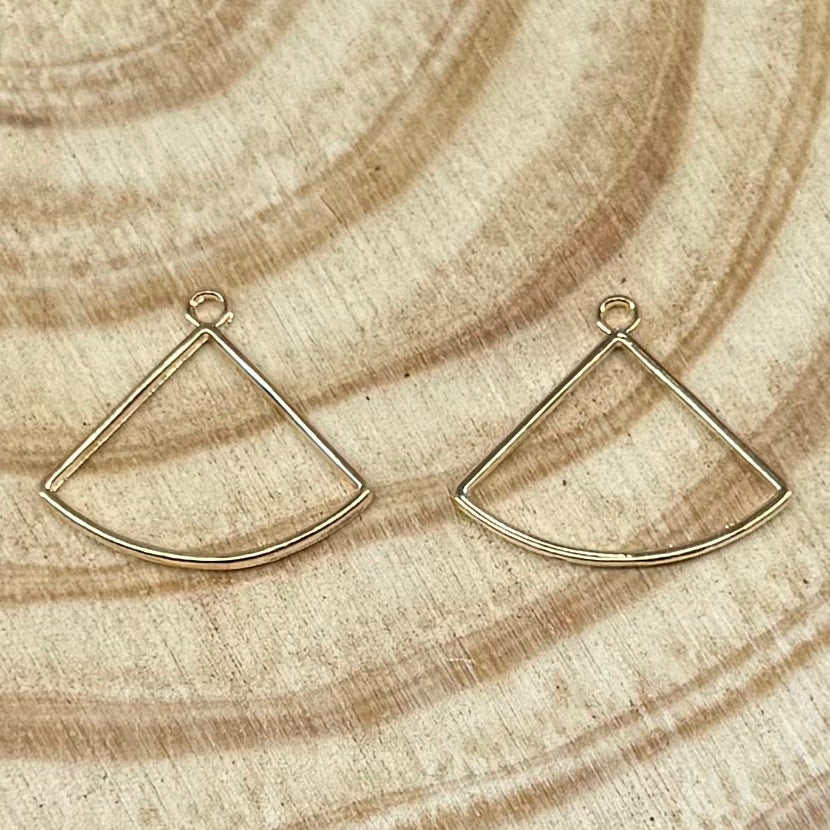 15*15mm Fanshape Earring (Sold in Pair) Basics
