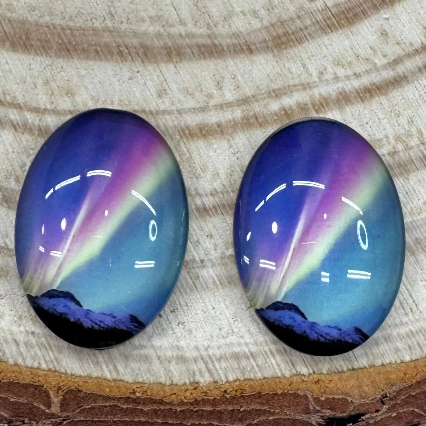 25*18mm Small Snowy Mountain Background Aurora Borealis Oval Acrylic Oval, Glue On, Resin Gem Sundaylace Creations & Bling