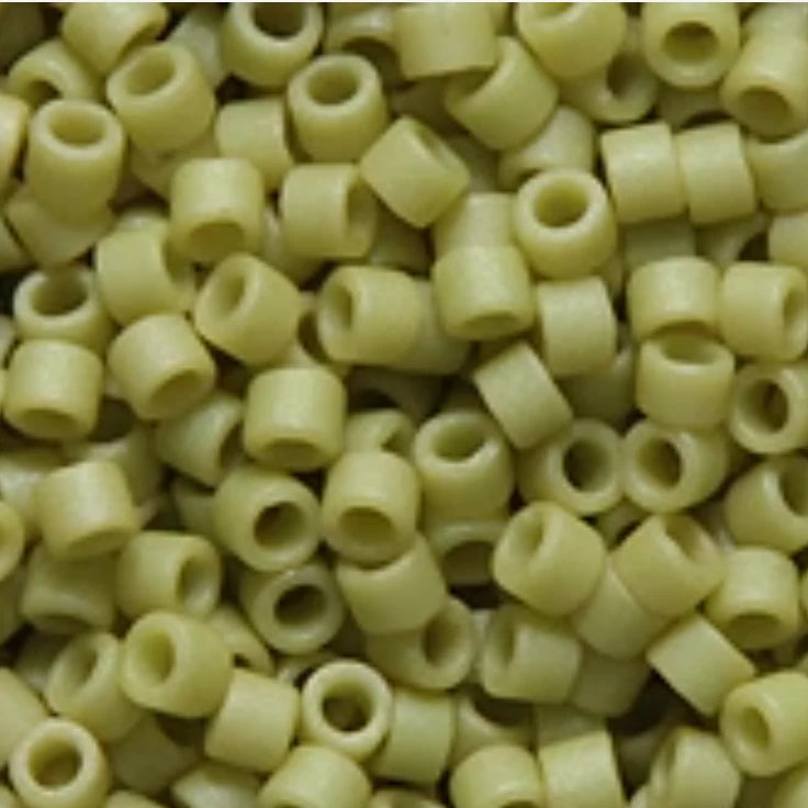 Delica 11/0 RD Glaze Opaque Frost Honeydew, (2290v) (5.2g) Miyuki Delica Beads