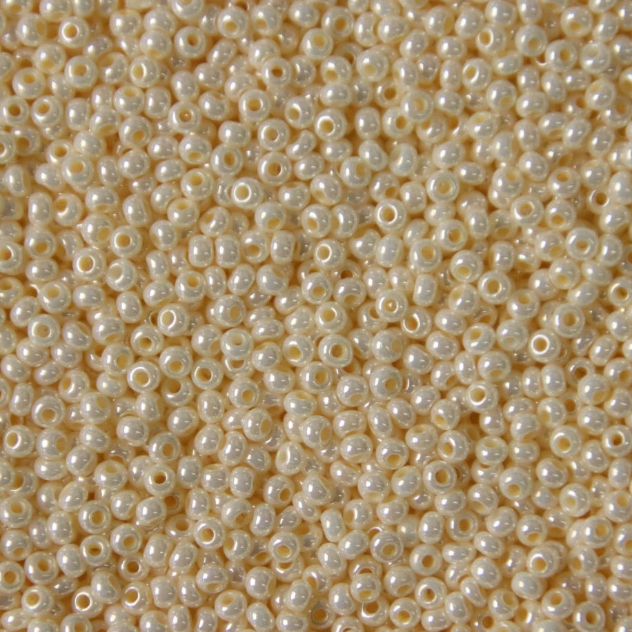 10/0 Pearlized Eggshell Ivory Luster, Preciosa Seed Beads (22g) 10/0 Preciosa Seed Beads