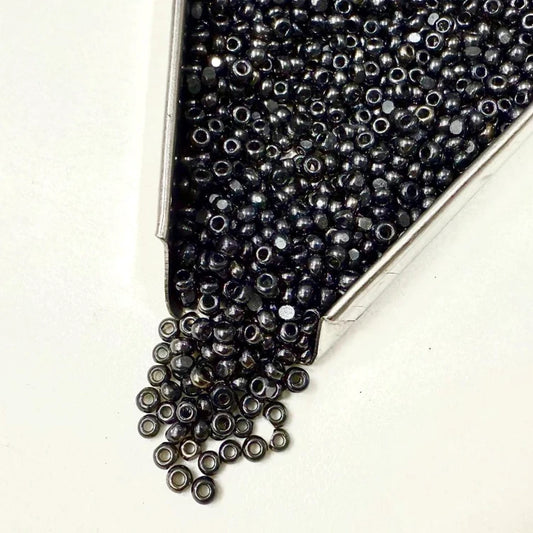 11/0 Charlotte Cut Seed Bead- Ionized Transparent Black Diamond *10g Loose* India Sheen Charlotte Cut Seedbeads