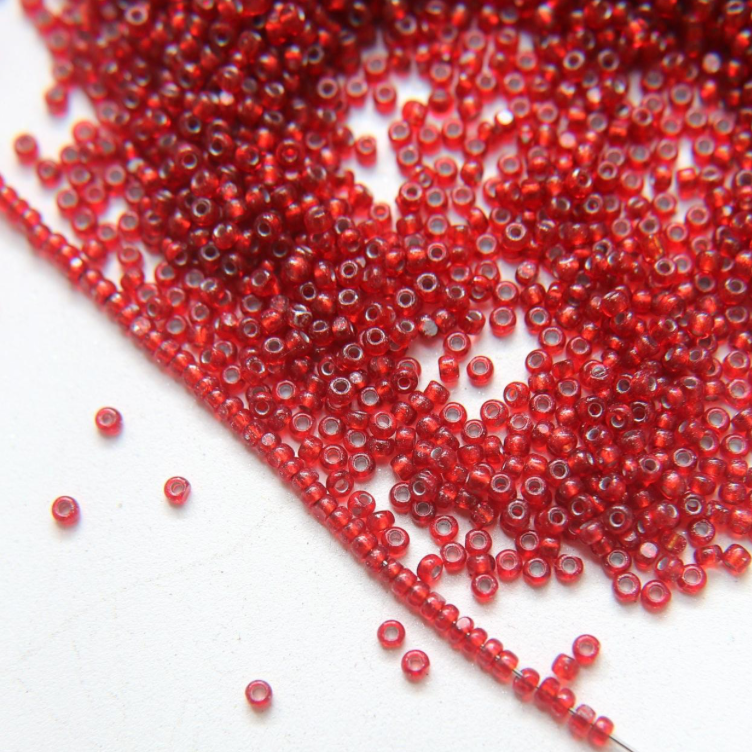 11/0 Charlotte Cut Seed Bead - Bright Red Silver Lined (10g Loose) India Sheen Charlotte Cut Seedbeads