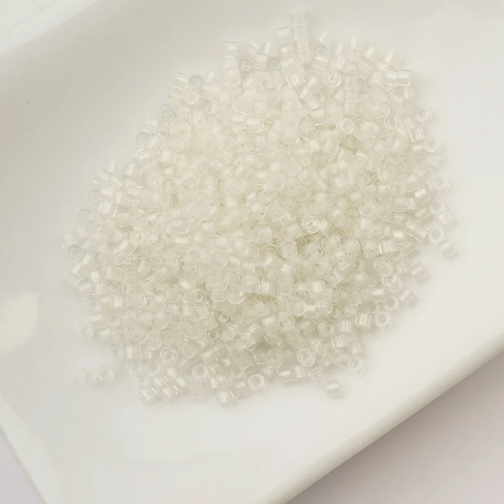 Cylin Bead 11/0 25g Bag Glow in Dark - White to Green Cylin Bead 11/0