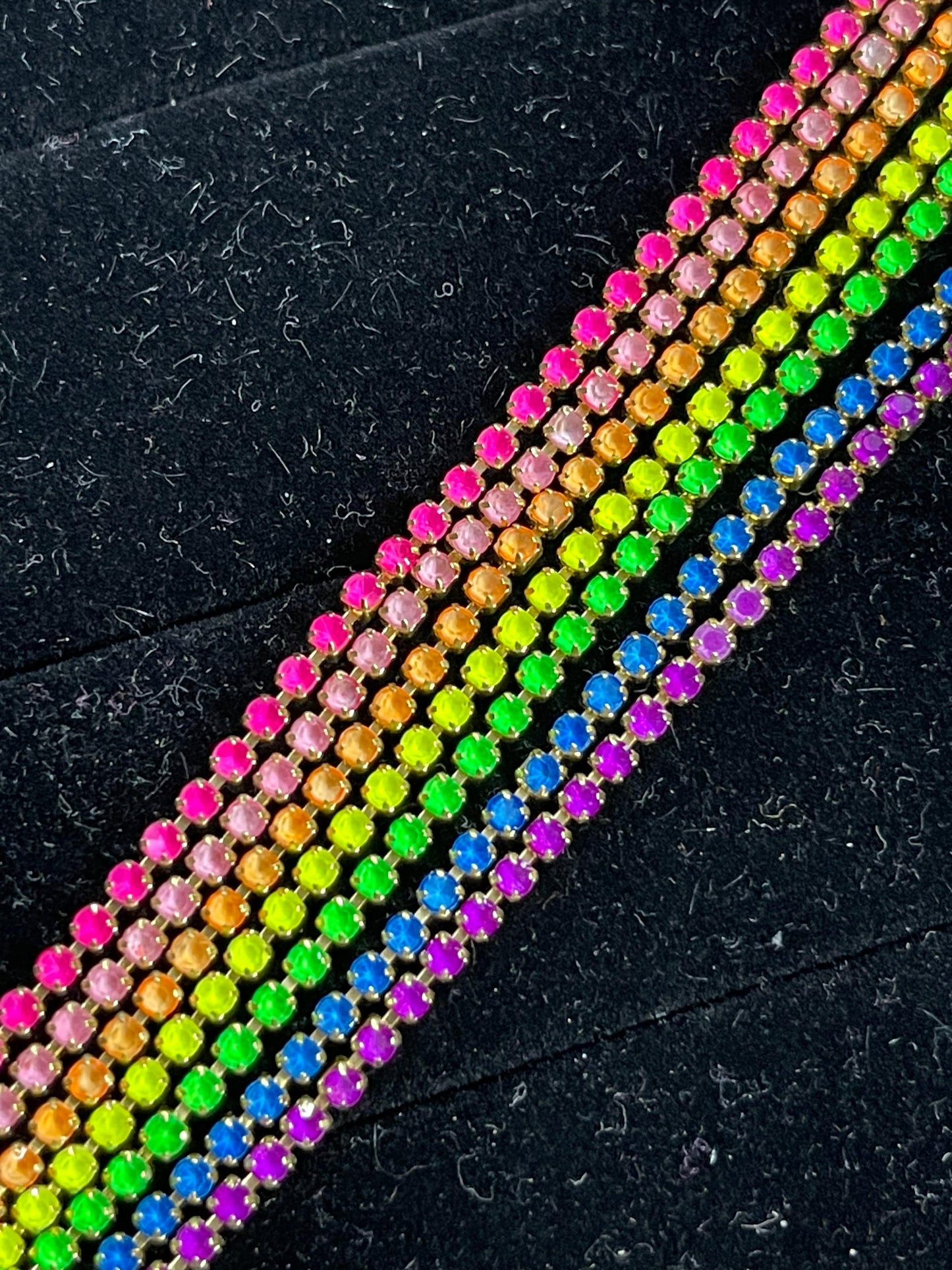 Opal Neon Rainbow 6 x 1 yard Ss6 Mixed Coloured Metal Rhinestone Metal Set, Promotions Promotions