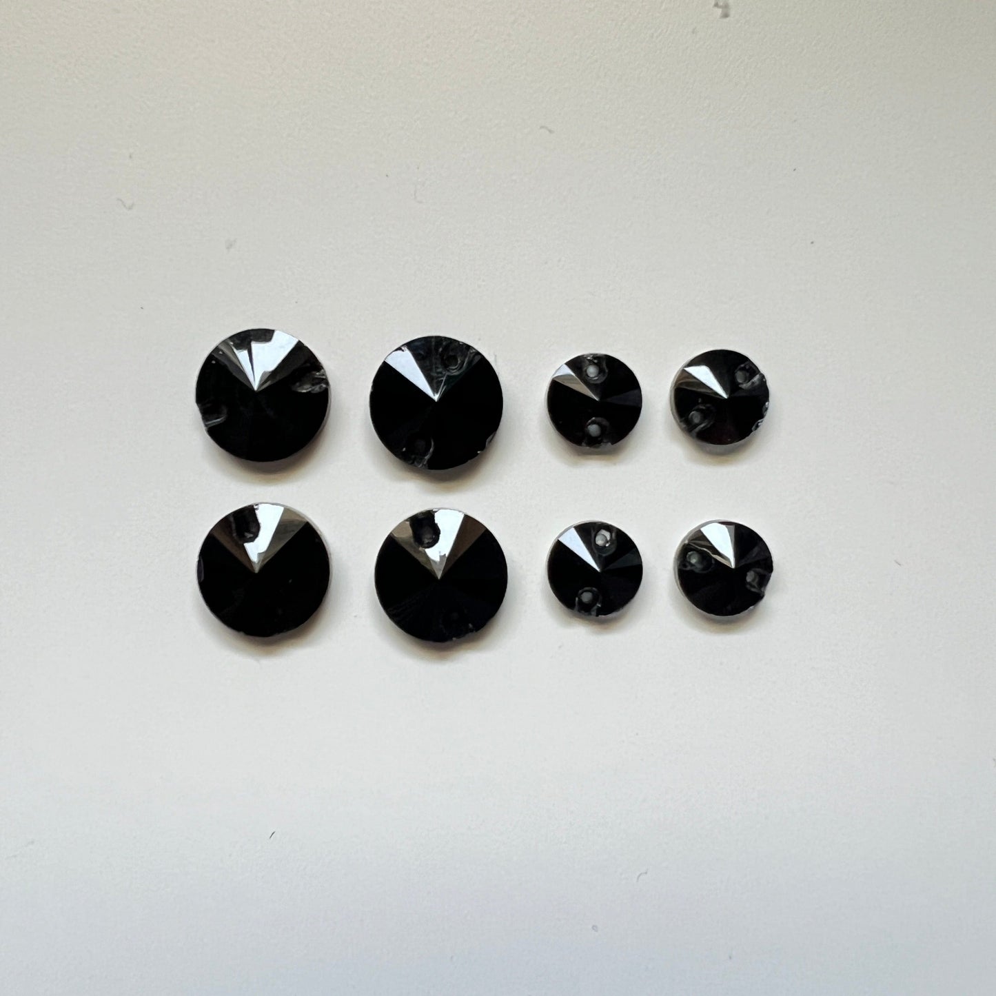 “Shades of Poppy” 7 Miyuki Seed Bead set, 2 Pairs 14mm & 10mm Black Rivoli Gem, Promotions Miyuki Seed Bead 11/0