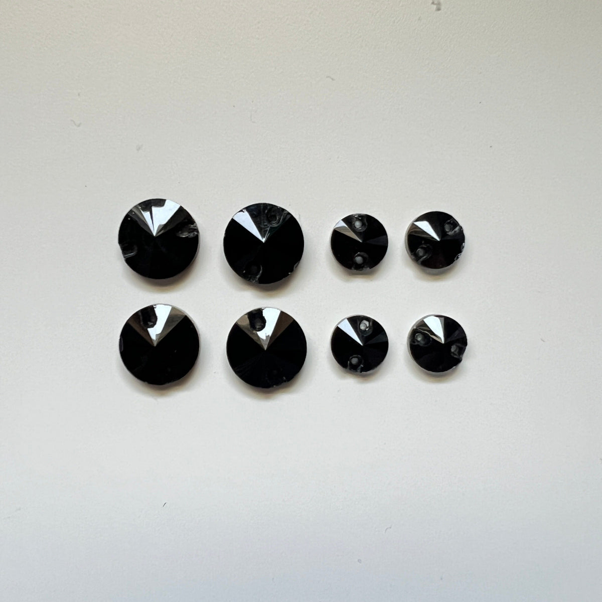 “Shades of Poppy” 7 Miyuki Seed Bead set, 2 Pairs 14mm & 10mm Black Rivoli Gem, Promotions Miyuki Seed Bead 11/0