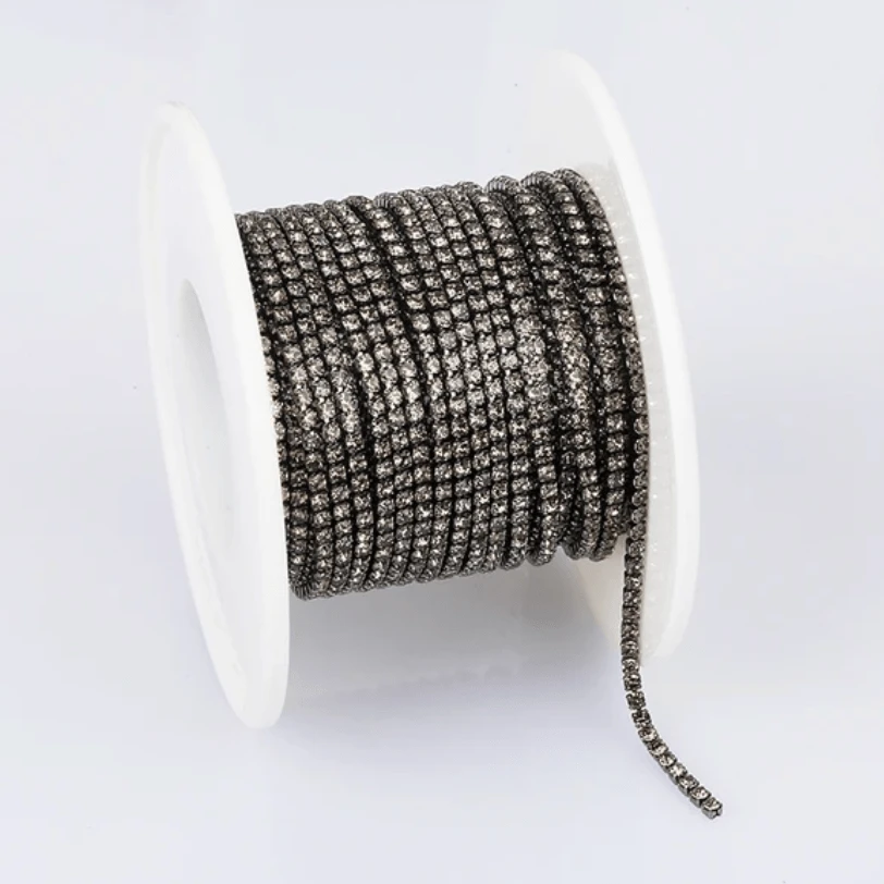 Ss4 Grey Stone, on Coloured Gunmetal Metal Rhinestone Chain (33") SS4 Metal Rhinestone Chain