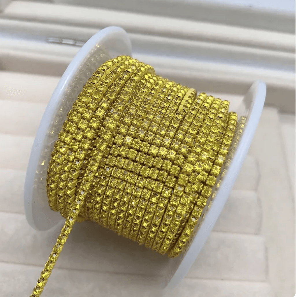 Ss4 Yellow Stone, on Coloured Yellow Metal Rhinestone Chain (33") SS4 Metal Rhinestone Chain