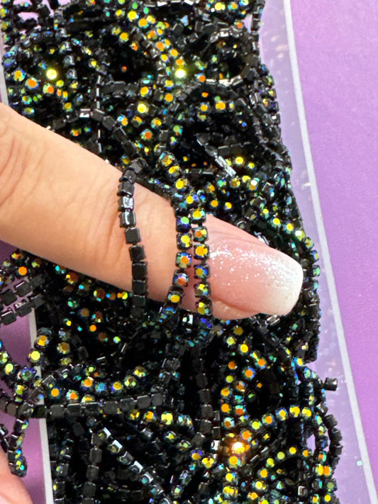 Ss6 Northern Lights Colour on Jet Black Colour Rhinestone Metal Chain (Sold in Yard) SS6 Metal Rhinestone Chain