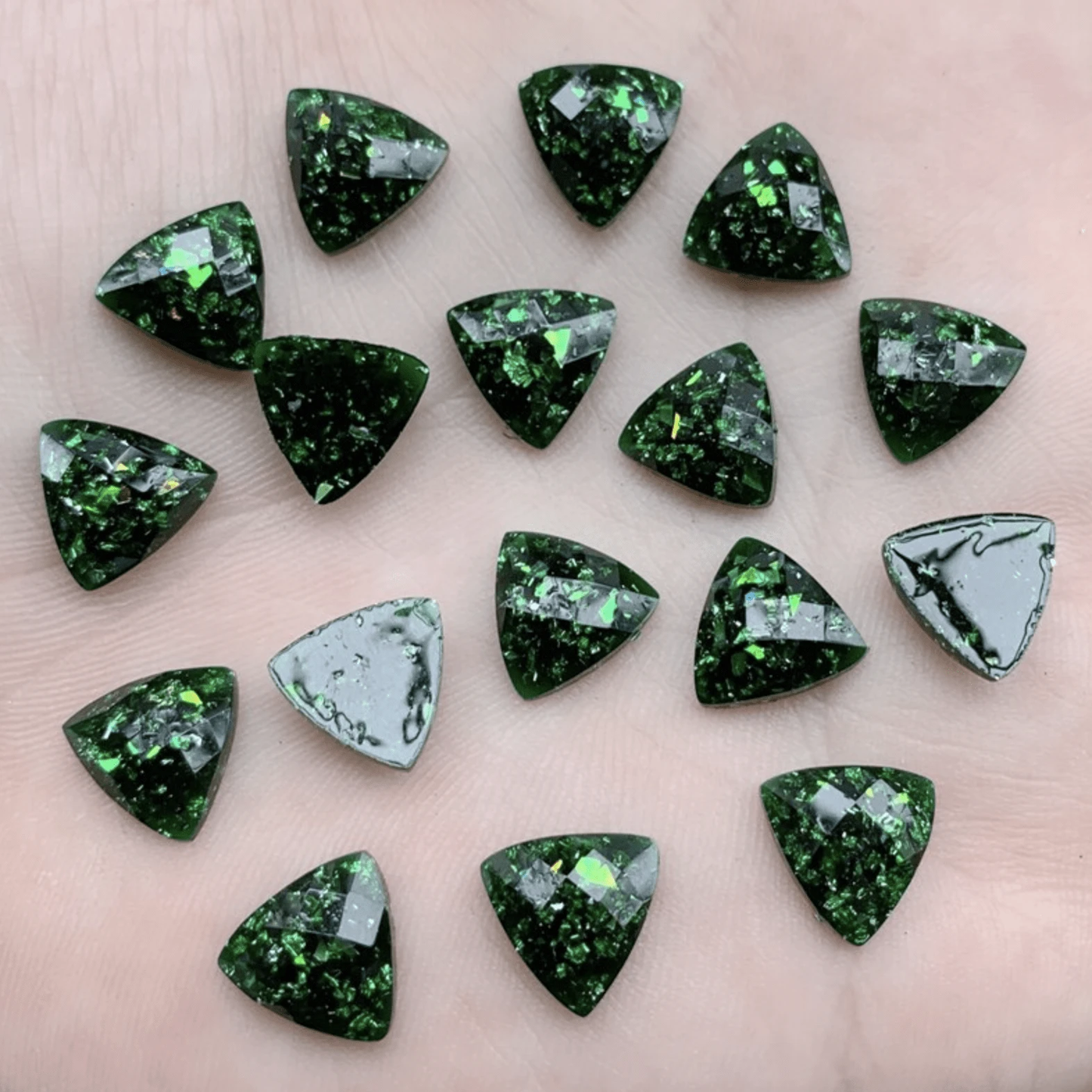 Sundaylace Creations & Bling Resin Gems 11mm Emerald Green with built-in foil AB, Triangle-shaped, Glue-on, Resin Gem