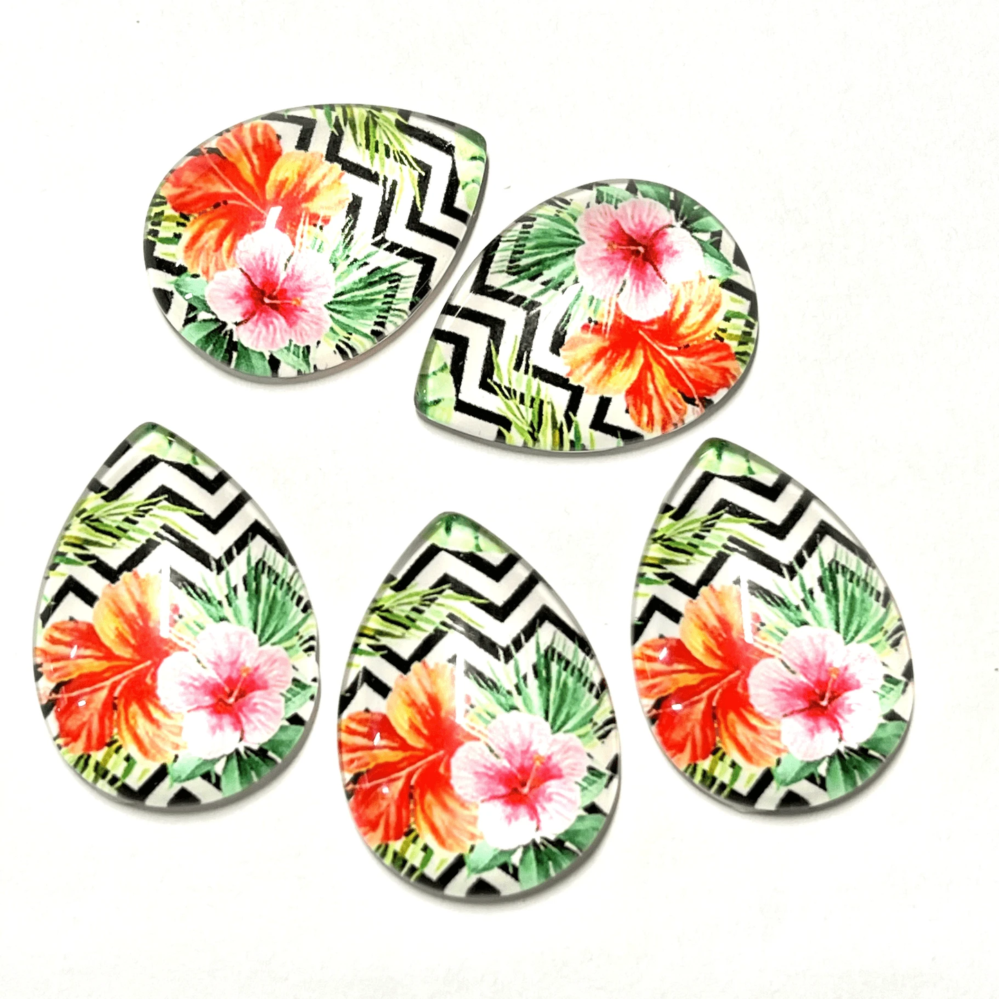 Sundaylace Creations & Bling Resin Gems 18*25mm Tropical Flowers with Black and White Chevron Background, Glue on, Acrylic Resin Gem