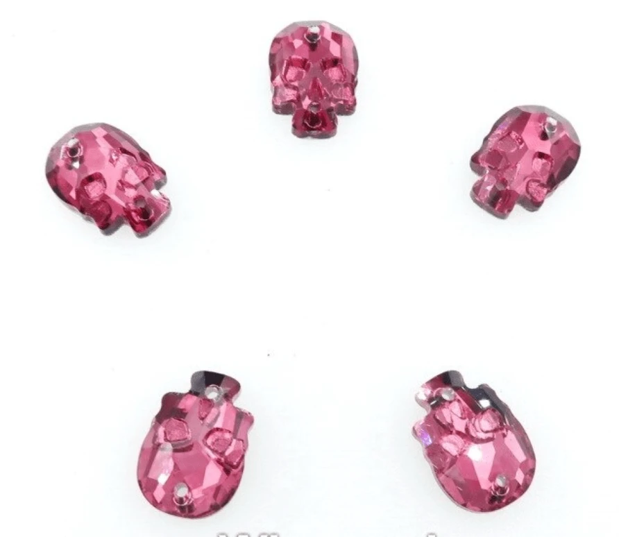 Sundaylace Creations & Bling Fancy Glass Gems Burgundy Wine Skull / 18mm Skull Shaped Glass Gem, Flatback, Sew on Gem, in multiple colours
