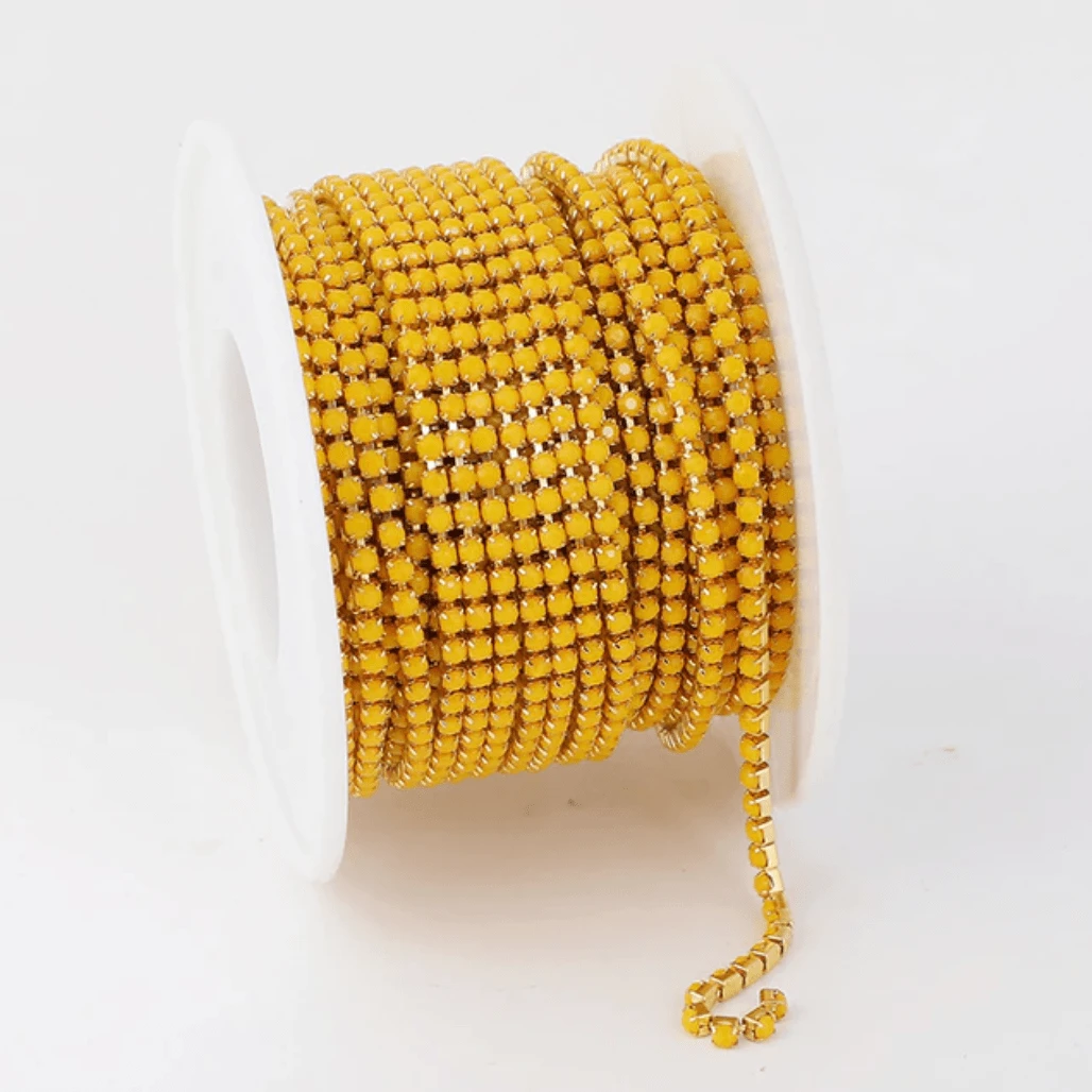 Ss6 Acrylic Stone in Mustard Yellow, Gold Metal Rhinestone Chain SS6 Metal Rhinestone Chain