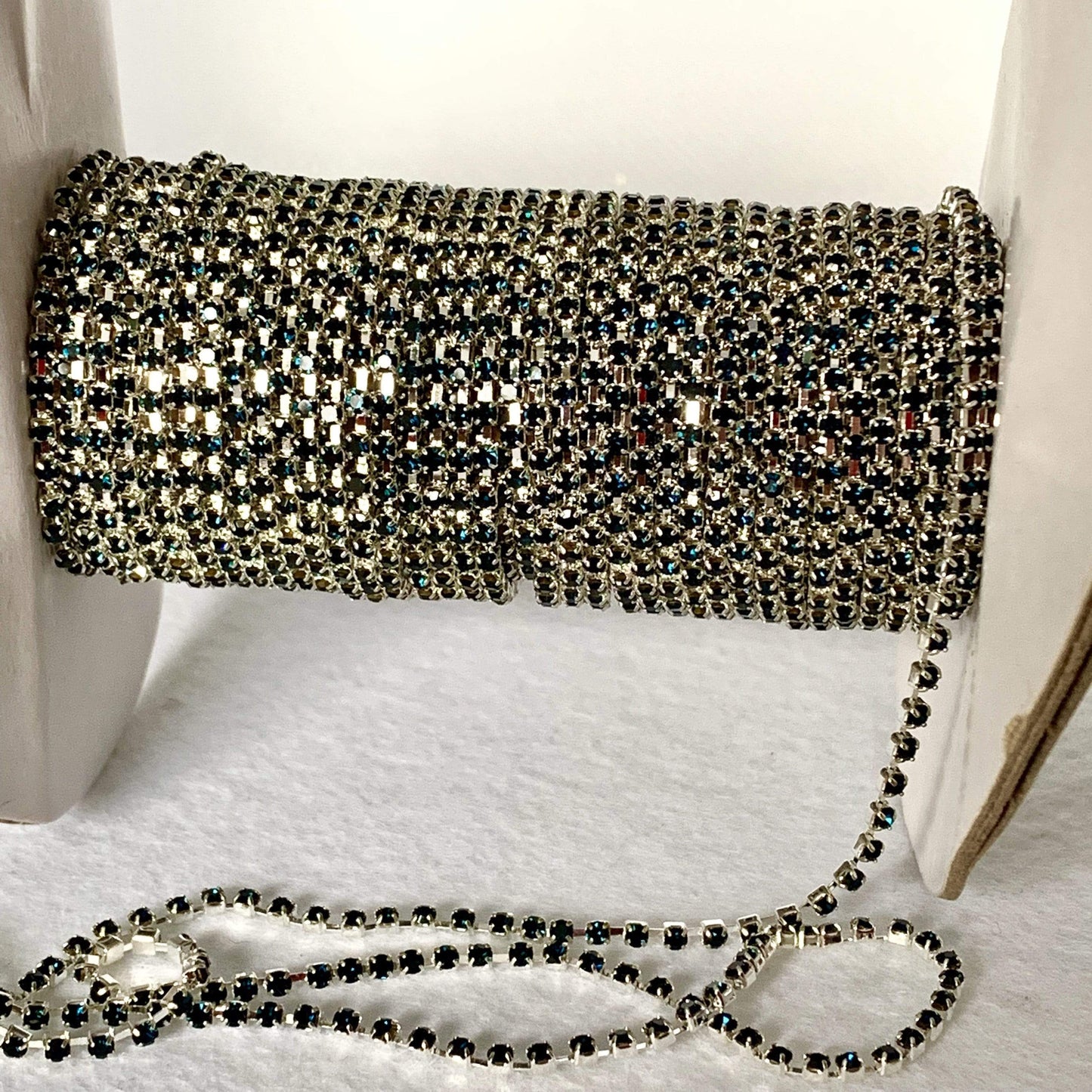 Sundaylace Creations & Bling SS6 Metal Rhinestone Chain Ss6 Montana Dark Blue Stone in Silver Sparse Metal Rhinestone Chain