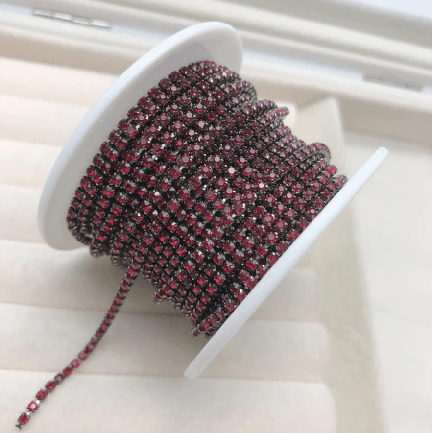 Sundaylace Creations & Bling SS6 Metal Rhinestone Chain Ss6 Siam Red Stone on Gunmetal Metal Rhinestone Chain