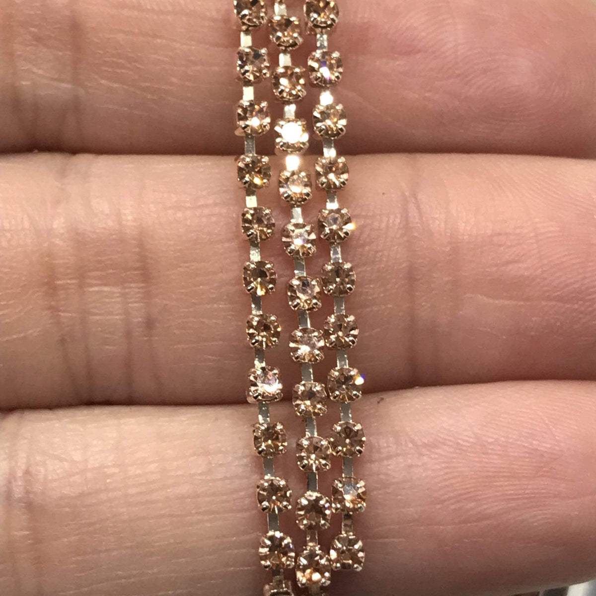 Sundaylace Creations & Bling SS6 Metal Rhinestone Chain Ss6 Silk (Peach Champagne) Rhinestone on Rose Gold Metal Rhinestone Chain, Dense