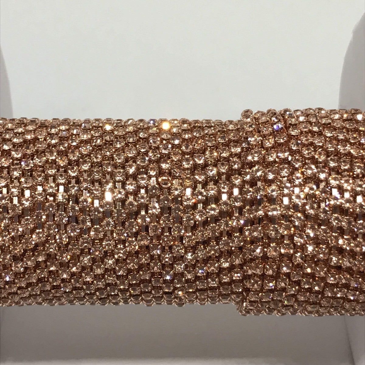 Sundaylace Creations & Bling SS6 Metal Rhinestone Chain Ss6 Silk (Peach Champagne) Rhinestone on Rose Gold Metal Rhinestone Chain, Dense