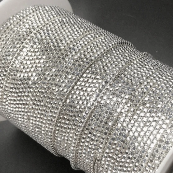 Sundaylace Creations & Bling SS6 Metal Rhinestone Chain SS6 Metallic Silver Ss6 & Ss4 Metallic SILVER Stone, on Silver Metal Rhinestone Chain *NEW 2021*