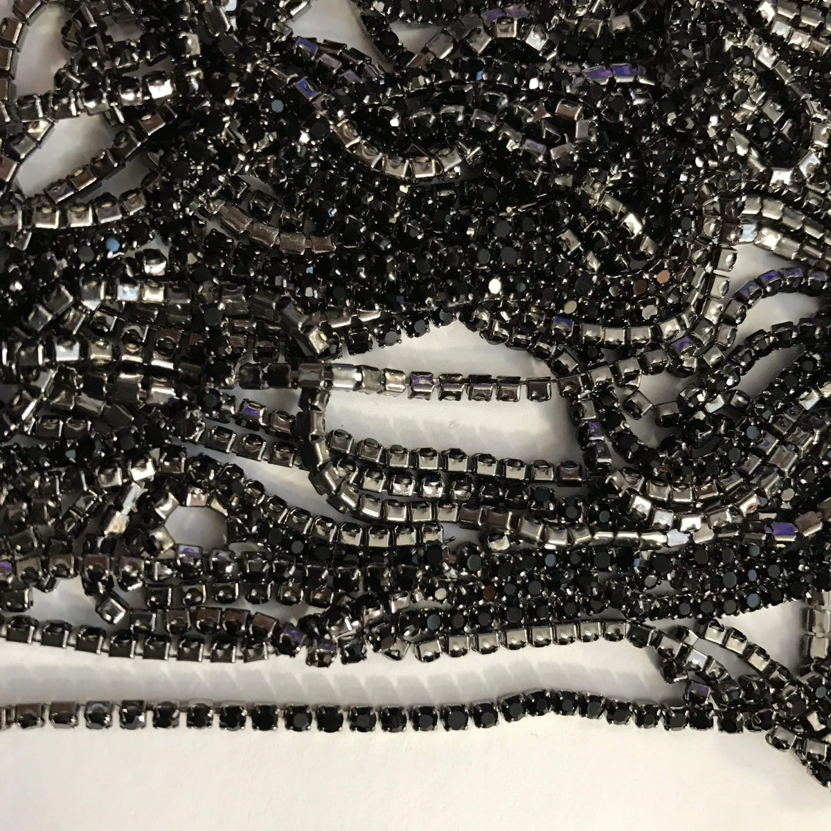 Sundaylace Creations & Bling SS6 Metal Rhinestone Chain Ss8 Ss6, Ss8, Ss10, Ss12 Black Rhinestone Metal in Gunmetal Chain (Black Stone on Gunmetal Chain)