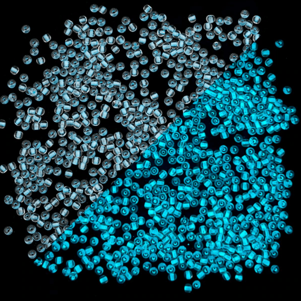 11/0 Japanese Seedbeads, GLOW IN DARK - Baby Blue Neon Lined to Blue GLOW 10g 11/0 TOHO Seed Beads