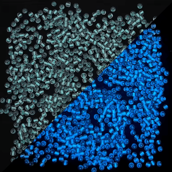 11/0 Japanese Seedbeads, GLOW IN DARK -Robin Egg Blue Lined to Blue GLOW 5.2g 11/0 TOHO Seed Beads