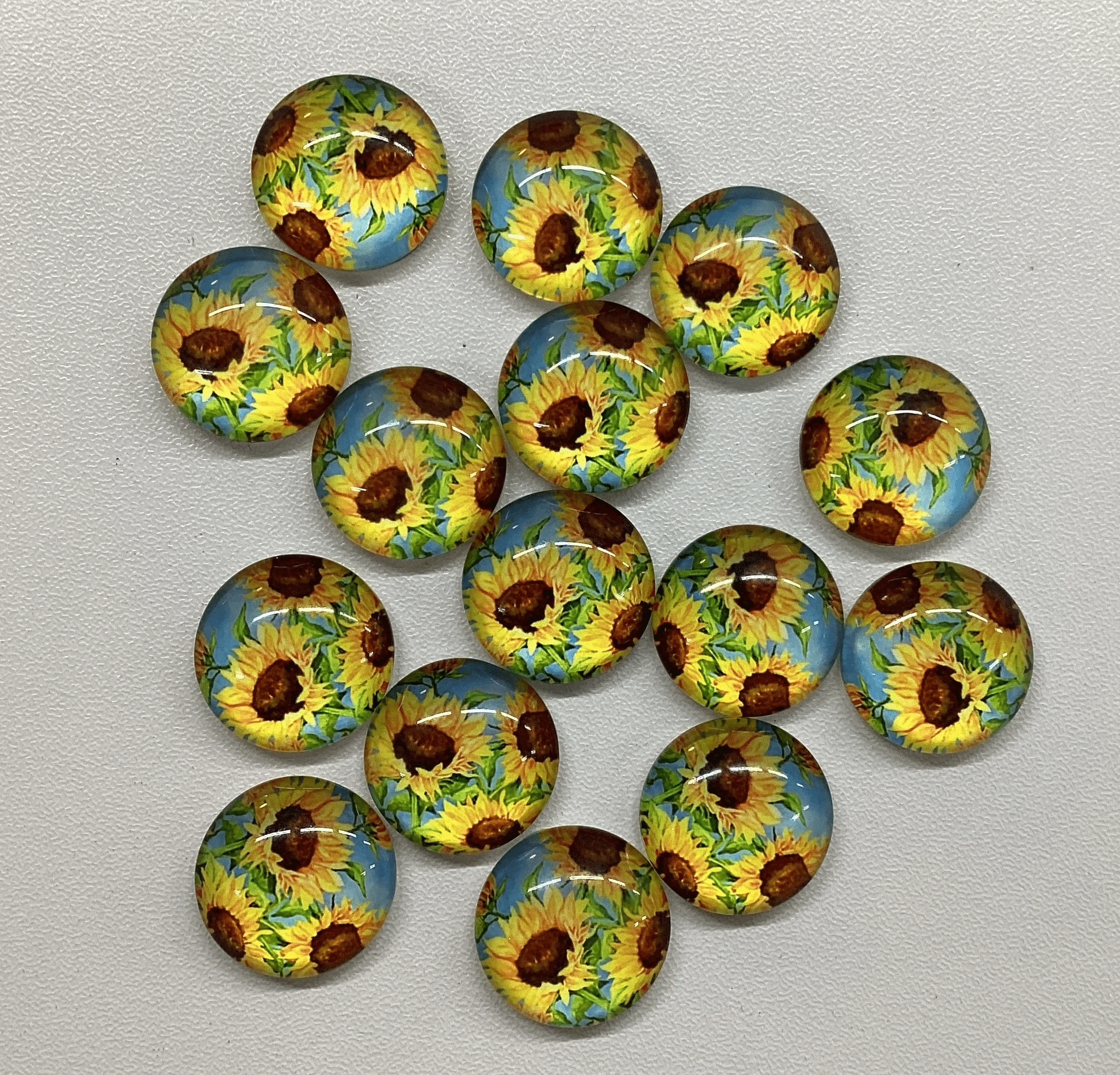 20mm Yellow Sunflowers flowers in blue Image in Acrylic Round, Glue on, Resin Gem (Sold in Pair) Resin Gems