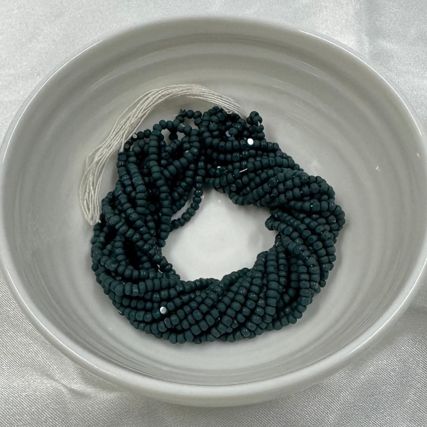 11/0 Charlotte Cut *Premium Seed Bead- Opaque MATTE Emerald Green *10g Hank* India Sheen Charlotte Cut Seedbeads