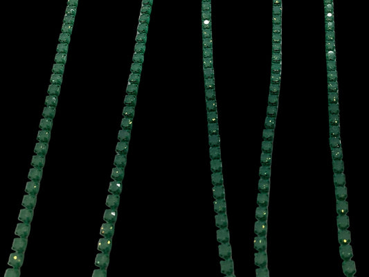 Ss6 White OPAL Stone on Green Grass Colour Metal Rhinestone Chain, (Sold in Yard) Metal Rhinestone Chain