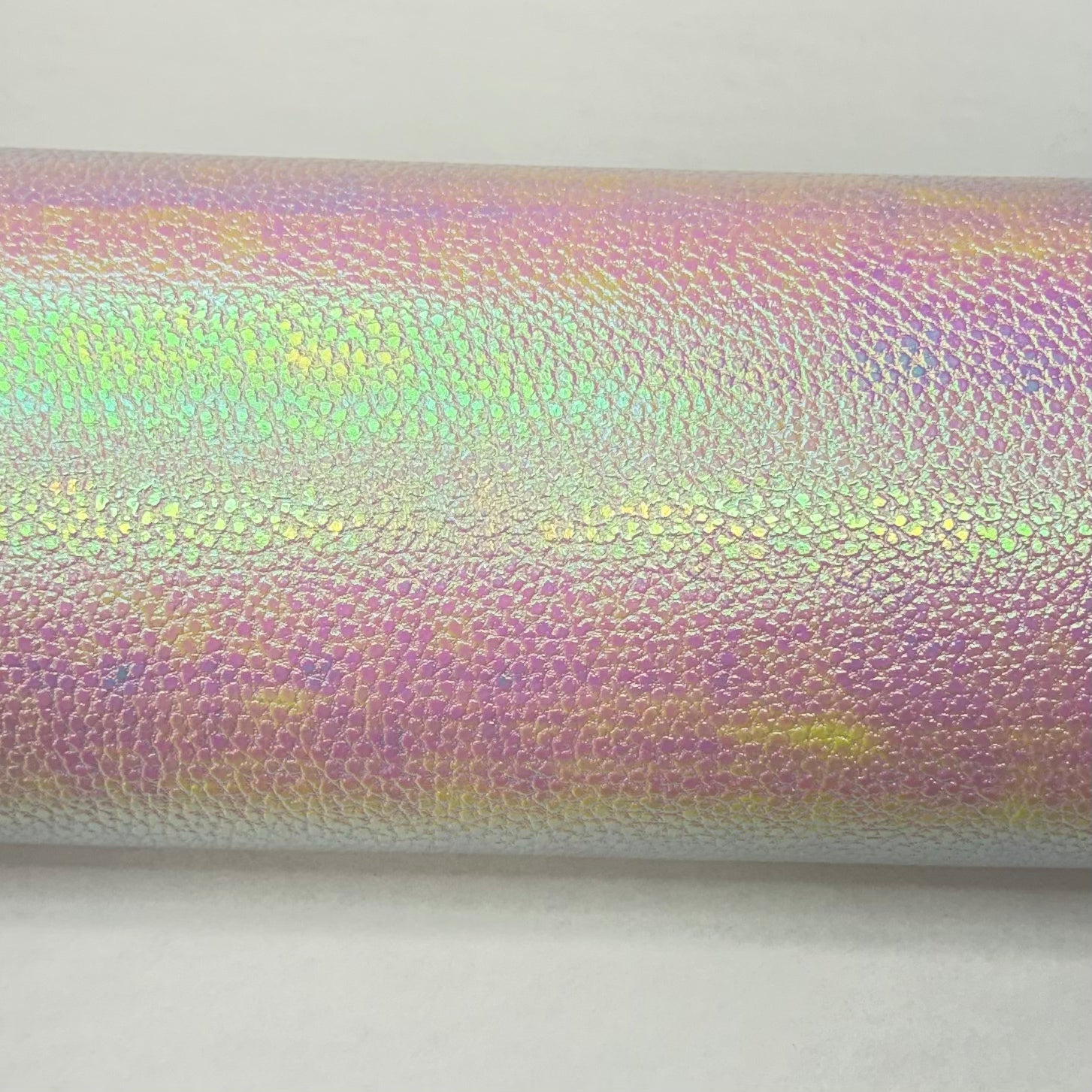 20*33cm Holographic Textuxe White Smooth Long Leatherette Sheet, Basics Leatherette