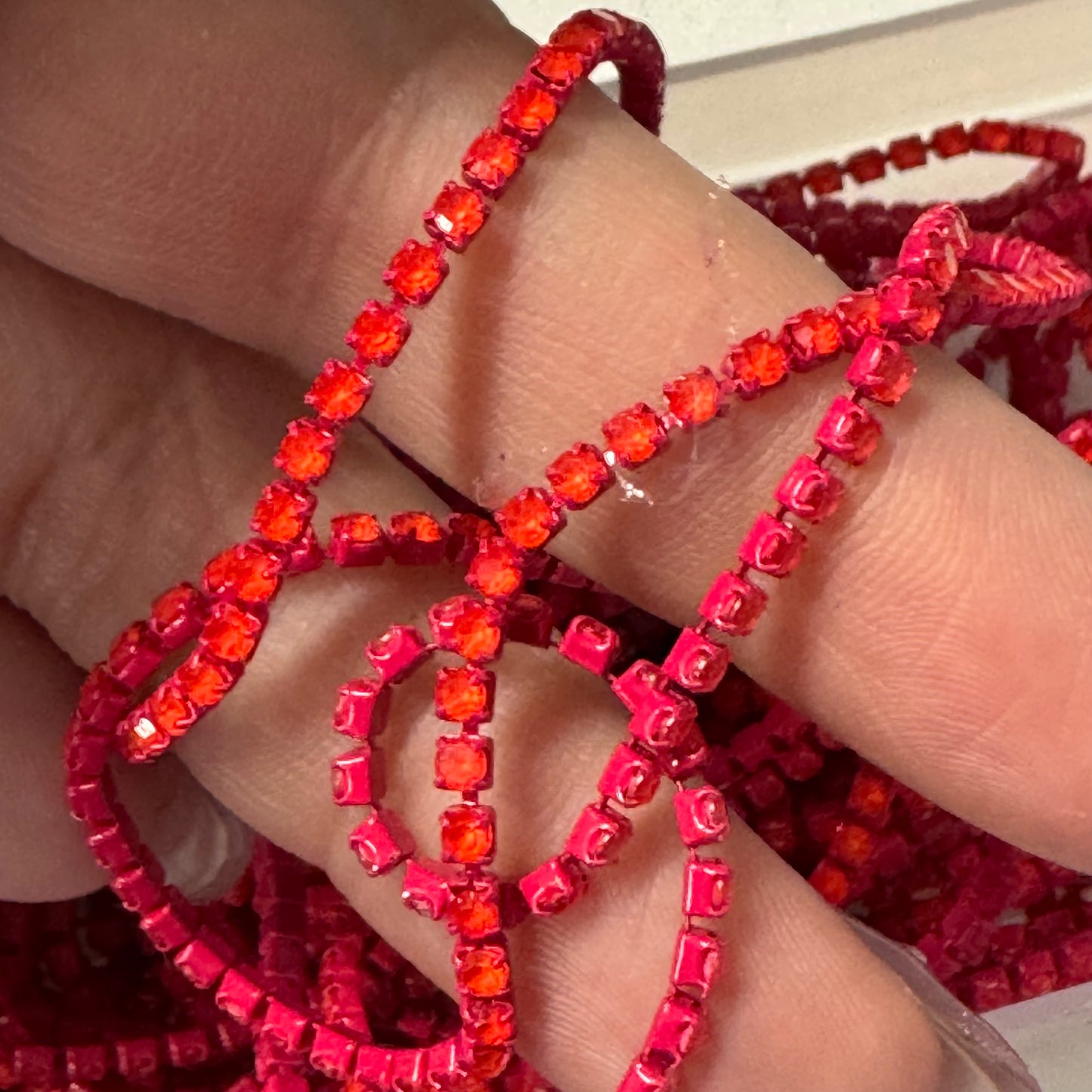 Ss6 Neon Coral Red Opal Stone on Red Coloured Metal Rhinestone Chain (Sold in 36")