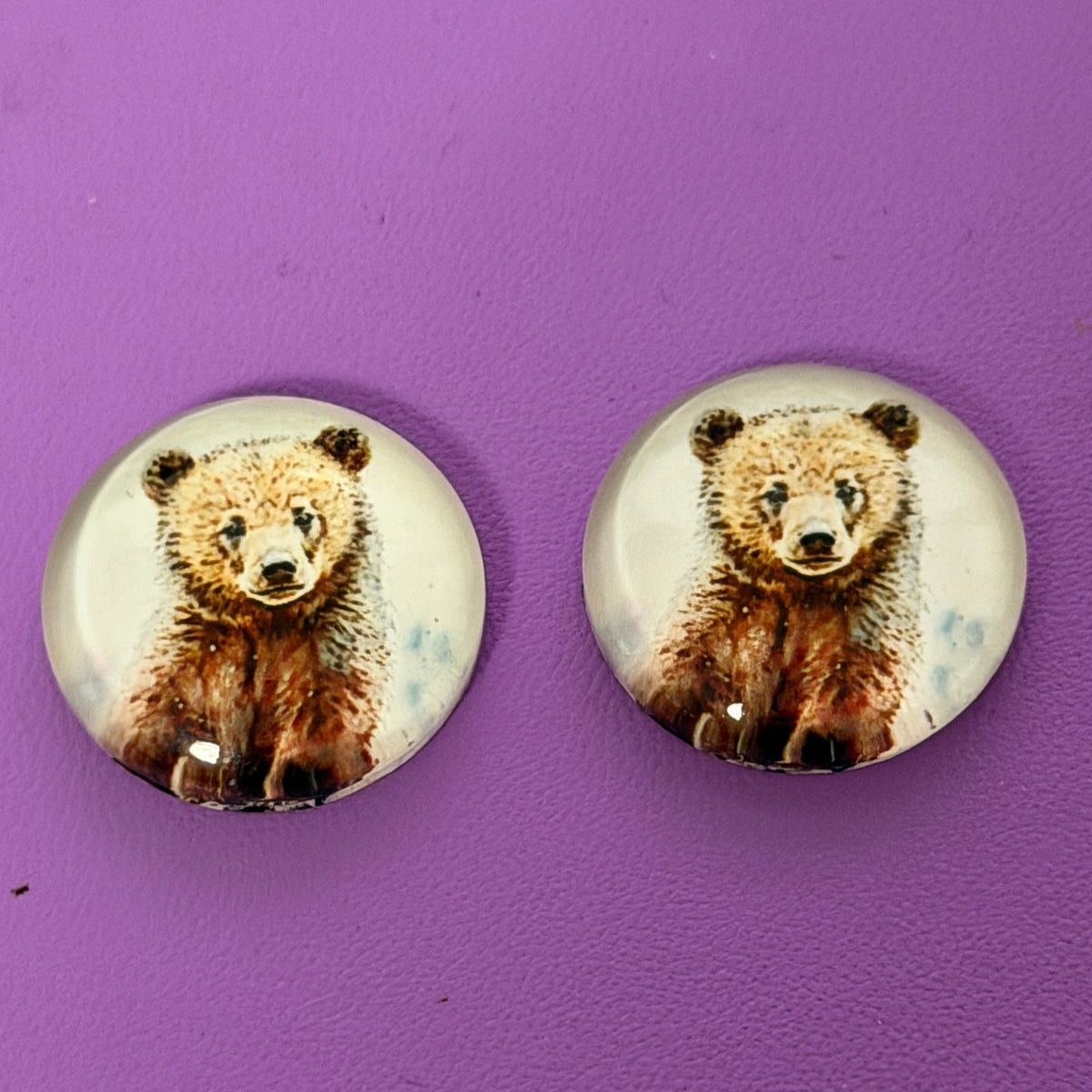20mm Bear Walking in Snow Acrylic Printed Circle, Glue on, Resin Gem (Sold in Pair) Resin Gems