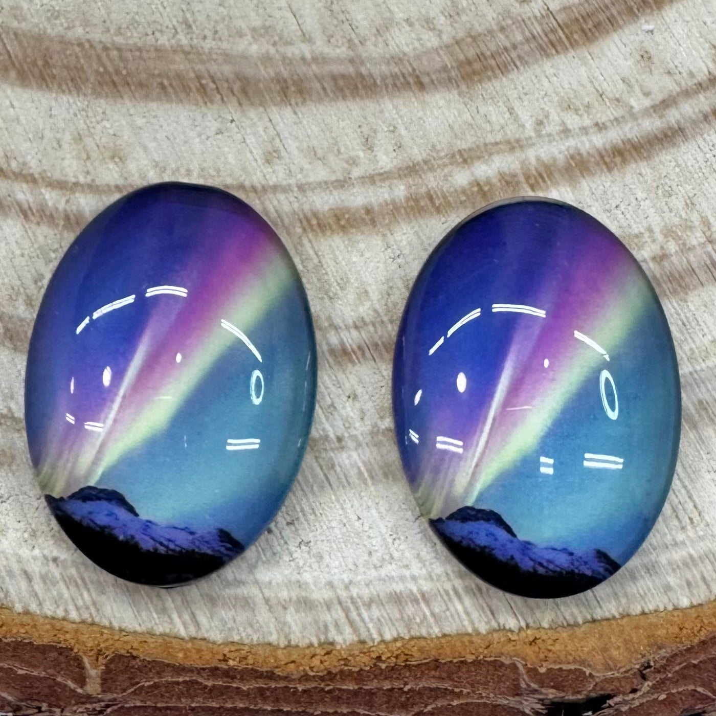 25*18mm Small Snowy Mountain Background Aurora Borealis Oval Acrylic Oval, Glue On, Resin Gem Sundaylace Creations & Bling