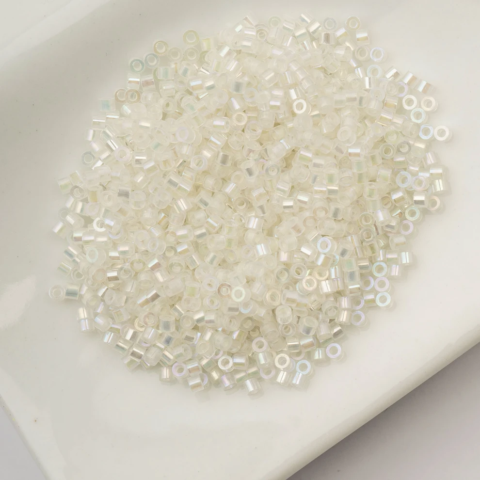 Cylin Bead 11/0 25g Bag Glow in Dark AB - White to Green Cylin Bead 11/0