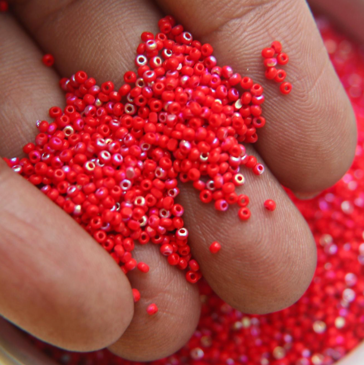 13/0 Charlotte Cut Seed Bead - Patina Light Red Opaque AB 10g India Sheen Charlotte Cut Seedbeads