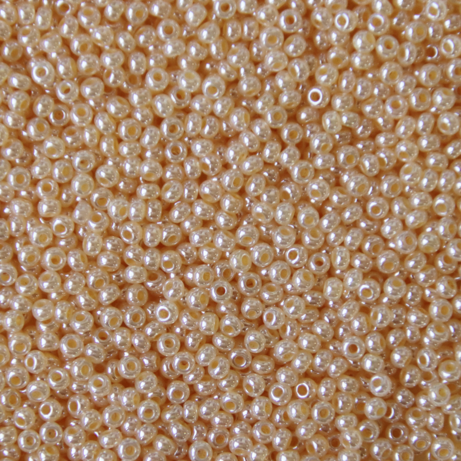 10/0 Pearlized Medium White Shell Luster, Preciosa Seed Beads (22g) 10/0 Preciosa Seed Beads