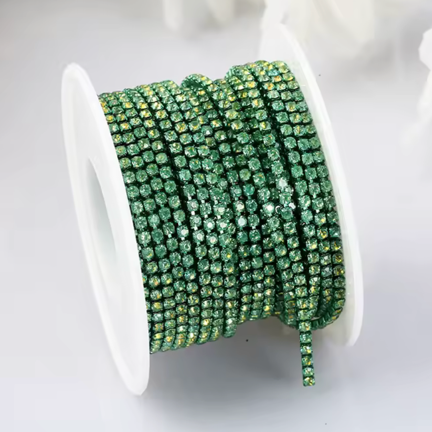 Ss6 Mocha Opal Emerald Stone on Mocha Opal Emerald Coloured Metal Rhinestone Chain (Sold in Yard) Metal Rhinestone Chain