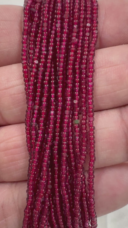 Mostacilla Delica Miyuki 11/0 - Negro Diamante Rosa Neón Forrado *Madeja de 10g*