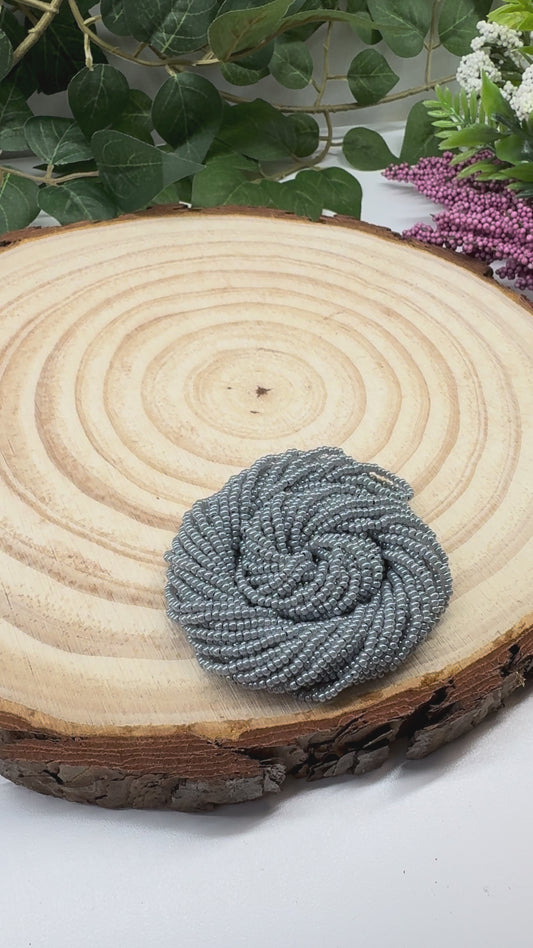 11/0 Grey Pearl Preciosa Seed Beads *Limited time Hank #11SB605