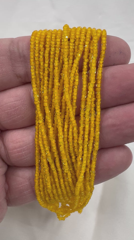 11/0 Charlotte Cortada Semilla de Perla - Naranja Neón Con Forro Interior *Madeja de 10g*