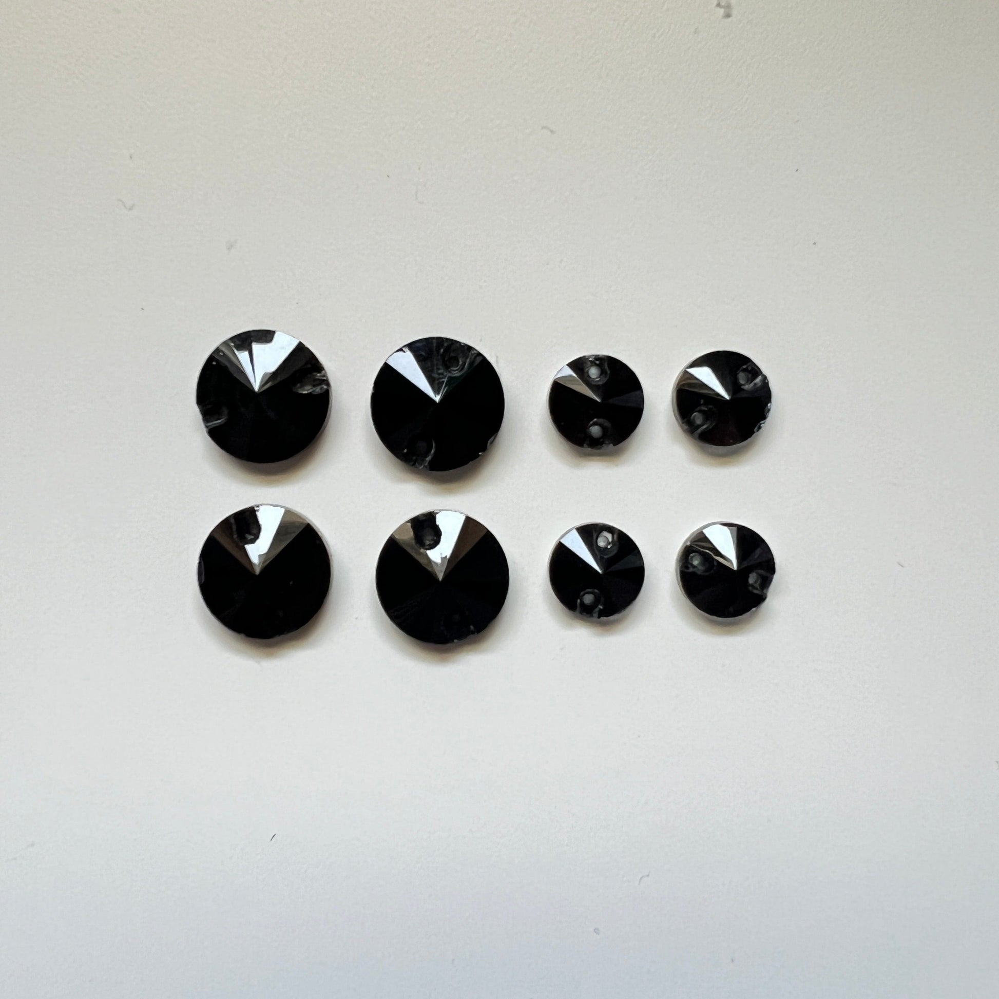 “Shades of Poppy” 7 Miyuki Seed Bead set, 2 Pairs 14mm & 10mm Black Rivoli Gem, Promotions Miyuki Seed Bead 11/0