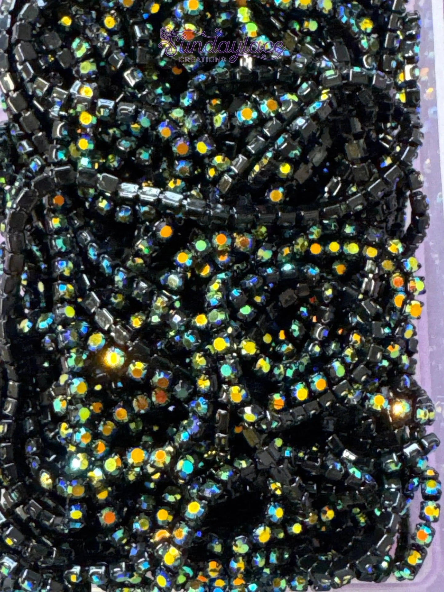 Ss6 Northern Lights Colour on Jet Black Colour Rhinestone Metal Chain (Sold in Yard) SS6 Metal Rhinestone Chain