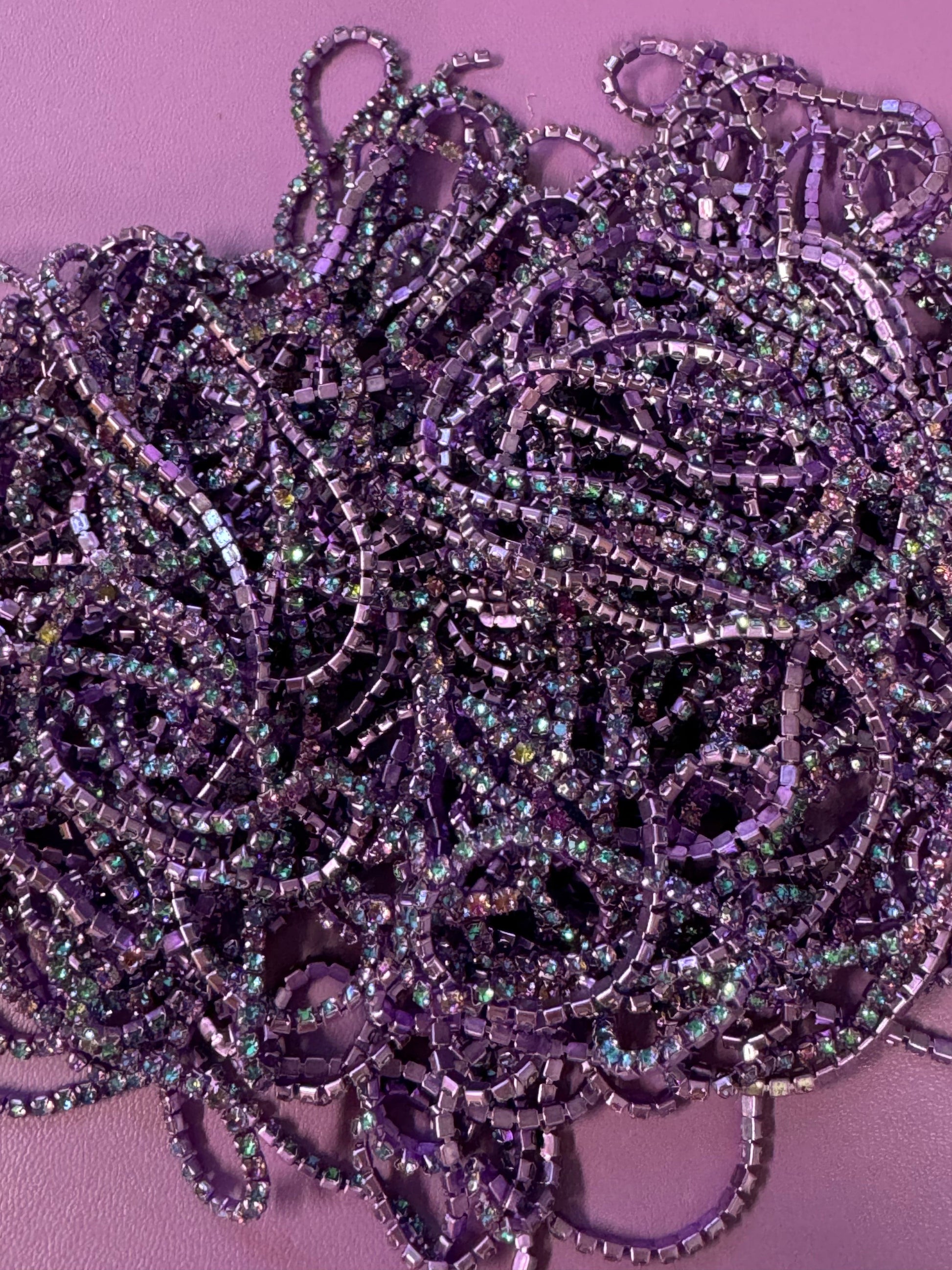 Ss6 Purple IRIS Rainbow on Purple ColouredMetal Rhinestone Chain SS6 Metal Rhinestone Chain