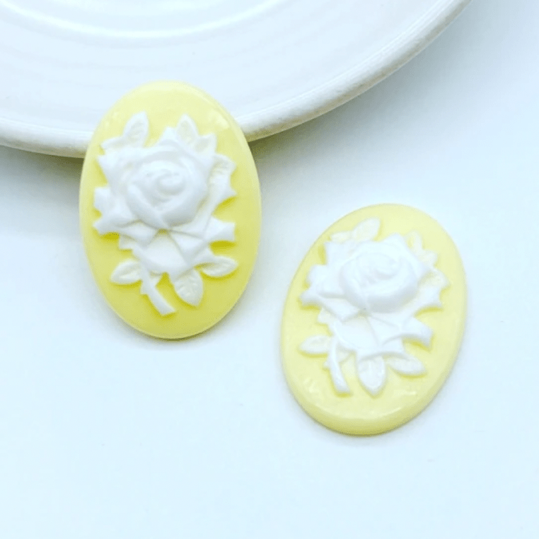 Sundaylace Creations & Bling Resin Gems Pale Yellow- White Rose Oval 15*27mm Roses in Oval Cameo Gentle Pastel floral, Glue on, Resin Gems
